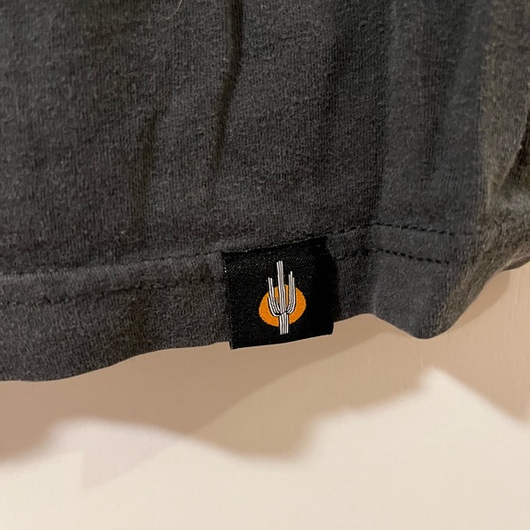 Iconic Arizona Under Every Stone Men’s Tee - Picture 4 of 5